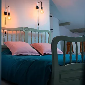 ce-petit-chemin.hotels-rhonealpes.com/